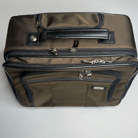 Hartmann 16" Rolling 2-Wheel Carry On Suitcase - Picture 3 of 9